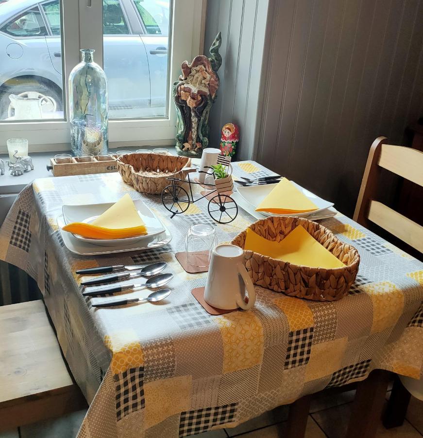Gouarec Bed & Breakfast Lanrivain Esterno foto