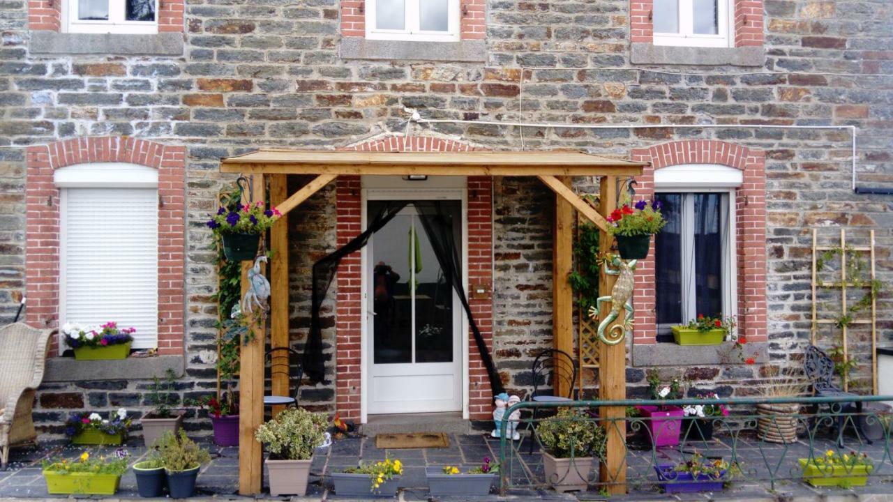 Gouarec Bed & Breakfast Lanrivain Esterno foto